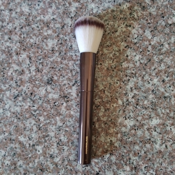 NEW Hourglass No. 1 Powder Brush - Picture 2 of 4